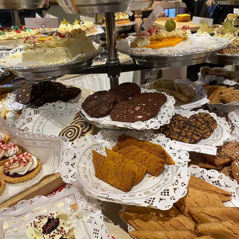 Småkakor🍪🍪🍪 i långa banor. – Photo from Taxinge Slott by Anna L. (25/11/2025)