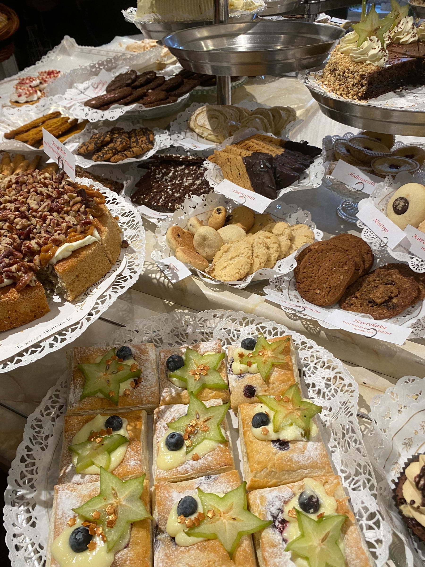 Bra utbud av småkakor😊 – Photo from Taxinge Slott by Anna L. (25/11/2025)