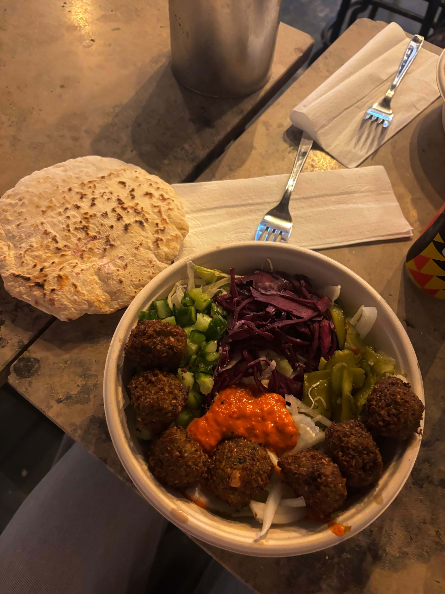 Falafel bowl &ndash; Billede fra Ta'ameya Tegn&eacute;rgatan af Lisa&nbsp;M. (18.07.2026)