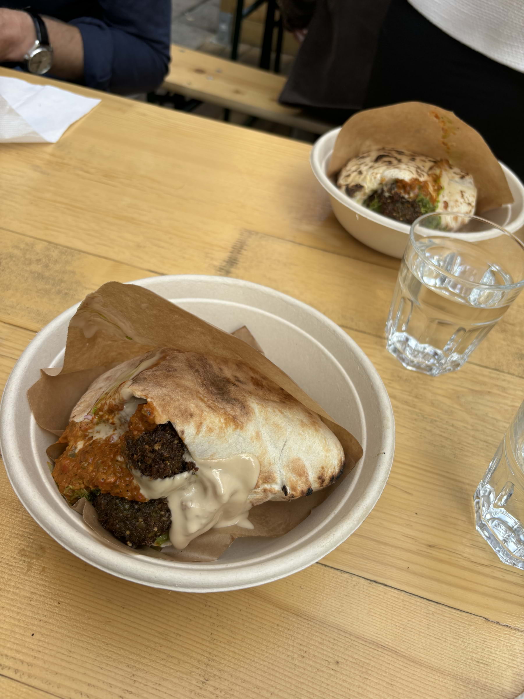 Falafel i pita – Bild från Ta'ameya Tegnérgatan av Lisa M. (2024-09-04)