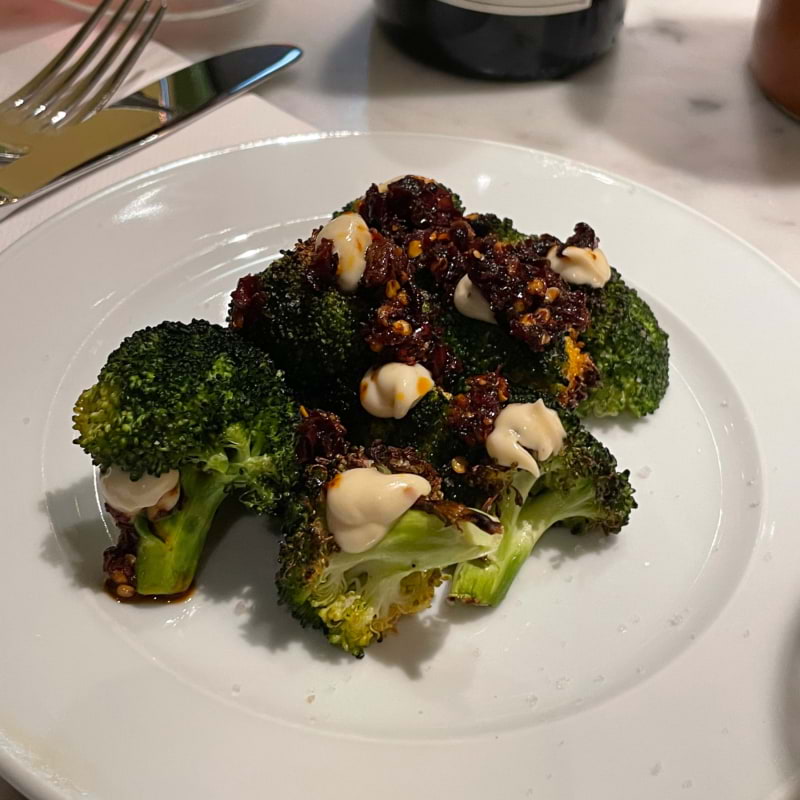 Rostad broccoli, chilichrisp, misomayo – Photo from Teddys Sibyllegatan by Lisa M. (21/01/2024)