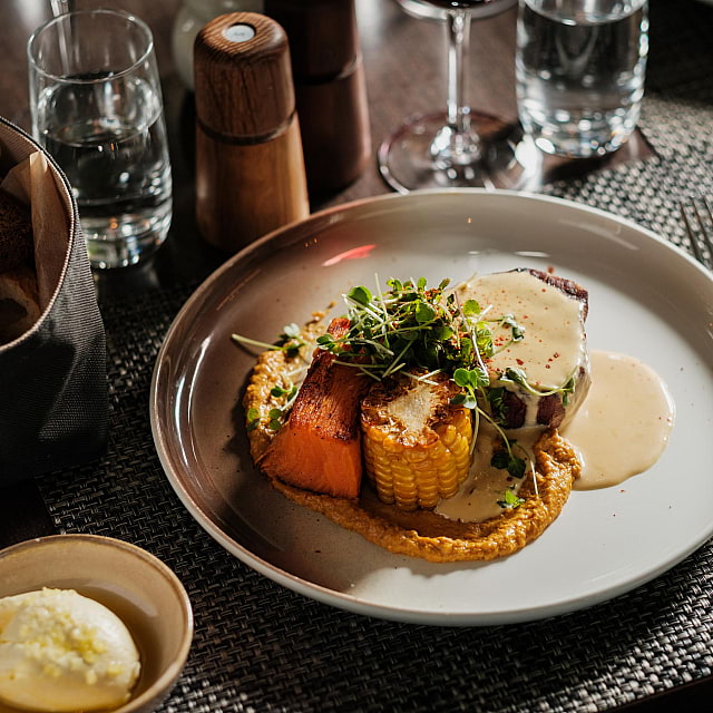 The Lounge Bar & Restaurant