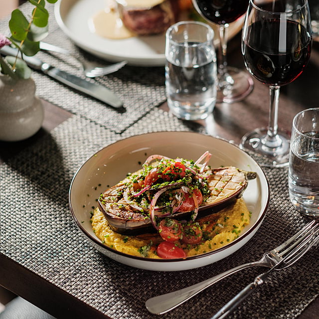 The Lounge Bar & Restaurant