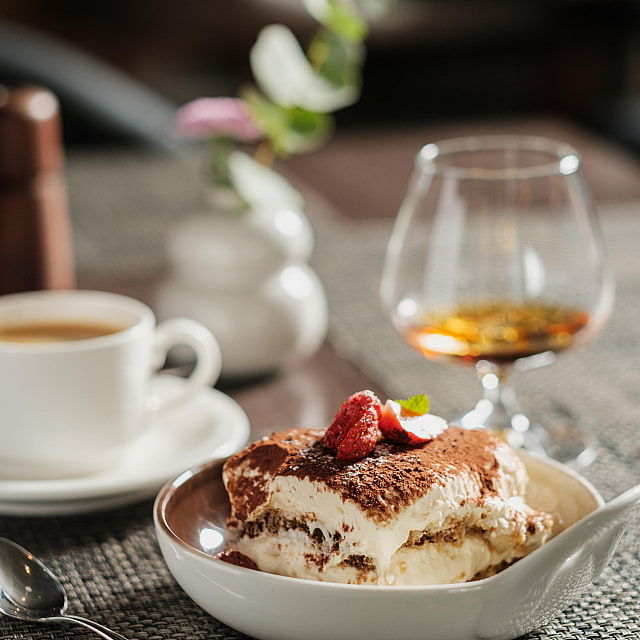 The Lounge Bar & Restaurant