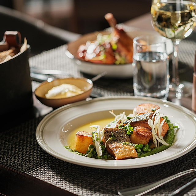 The Lounge Bar & Restaurant