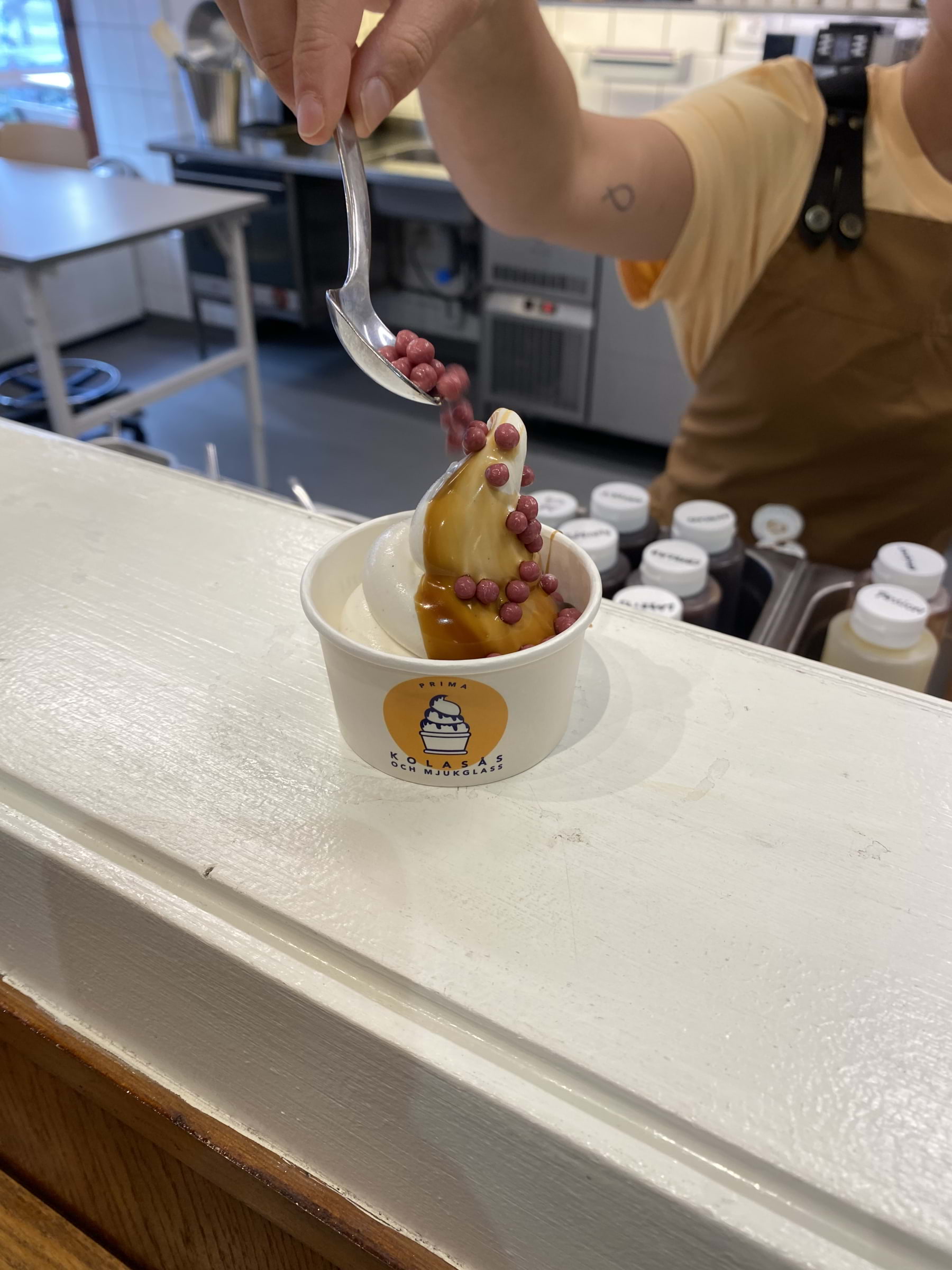 Photo from Thatsup-event: Kaffeskola och Glassfrossa på Lykke Nytorget & Pärlans Konfektyr by Mielika P. (18/06/2025)