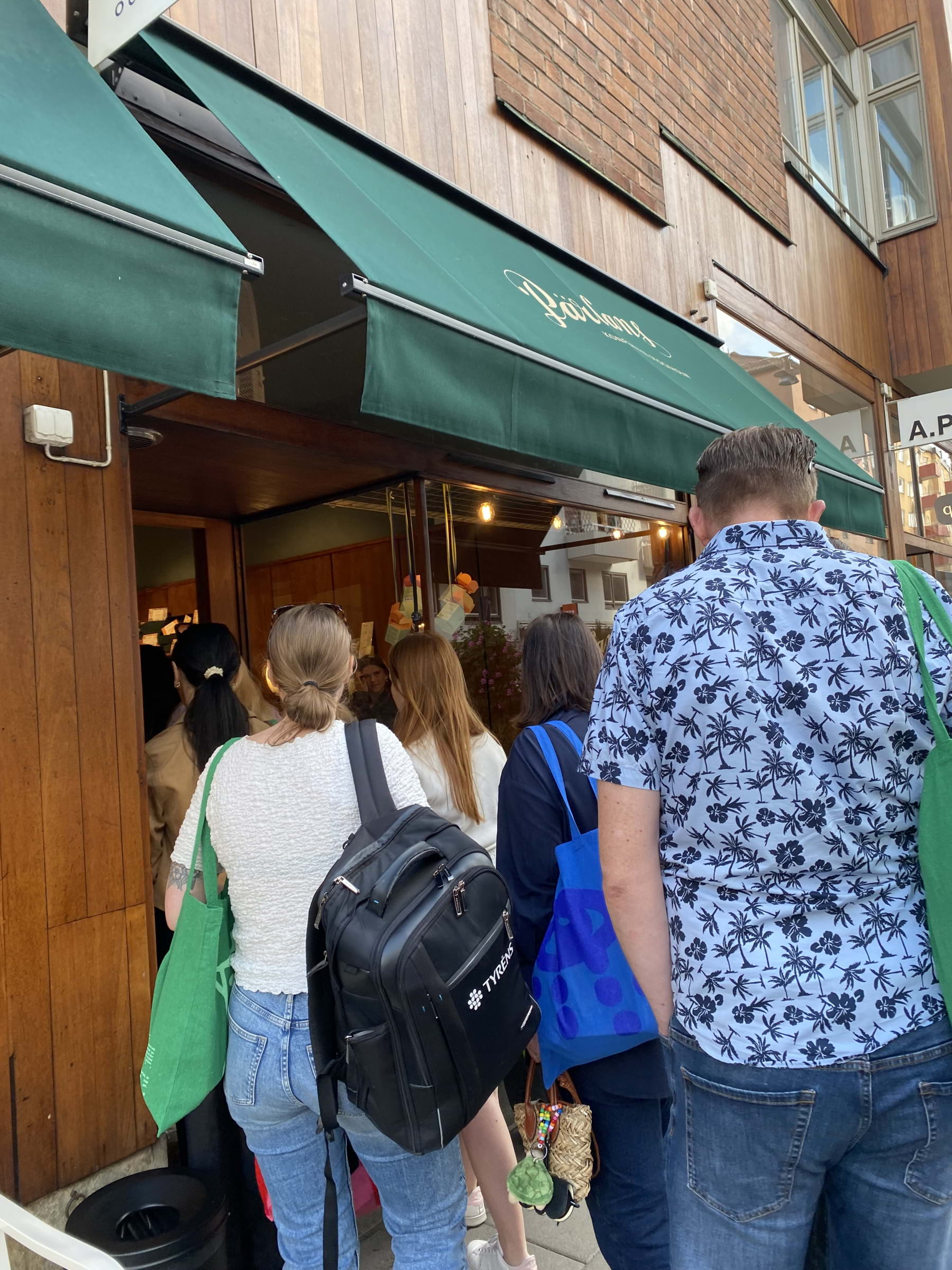 Photo from Thatsup-event: Kaffeskola och Glassfrossa på Lykke Nytorget & Pärlans Konfektyr by Mielika P. (18/06/2025)