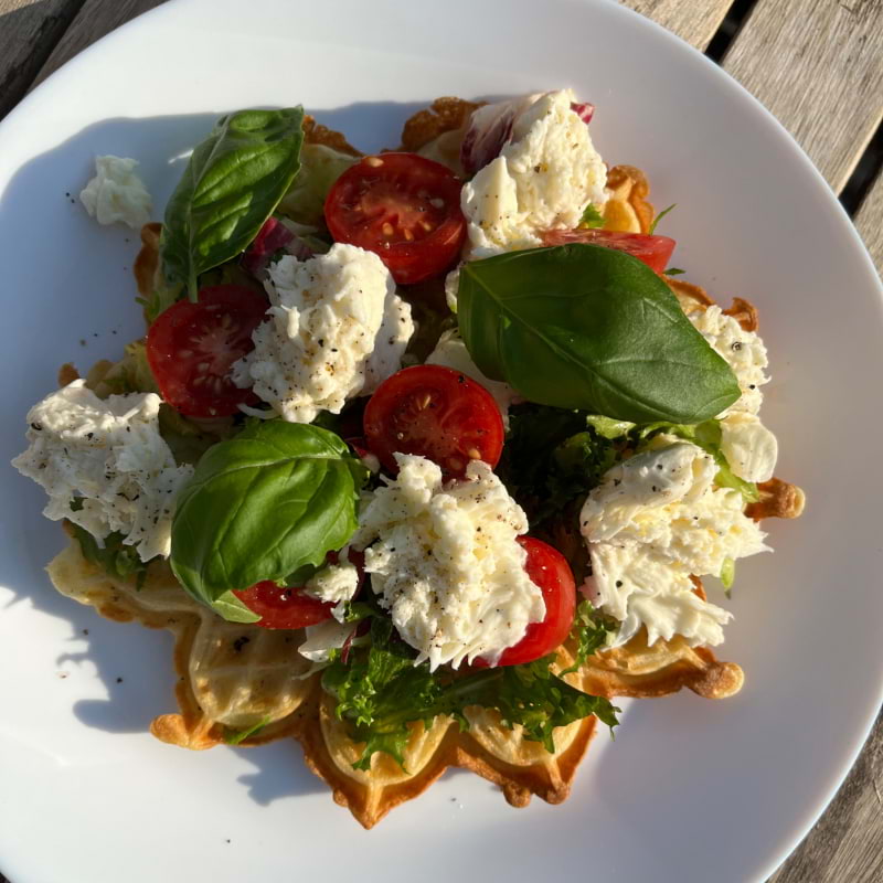 Tomat & mozzarellav&aring;ffla &ndash; Bild fr&aring;n Tr&auml;dg&aring;rdsfika av Malin&nbsp;P. (2023-07-11)