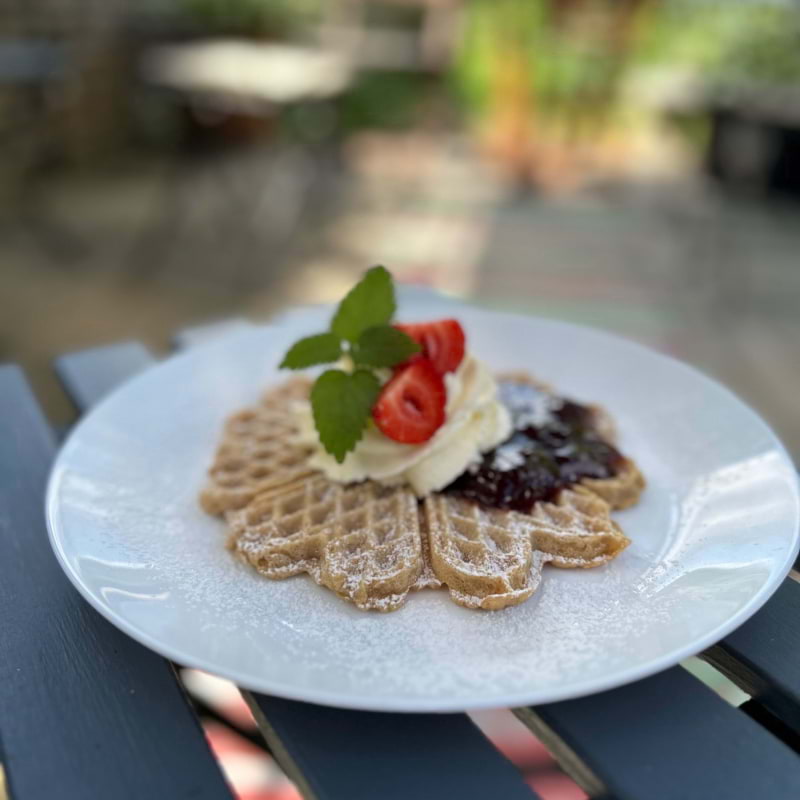 Desserv&aring;ffla  &ndash; Bild fr&aring;n Tr&auml;dg&aring;rdsfika av Malin&nbsp;P. (2023-07-11)