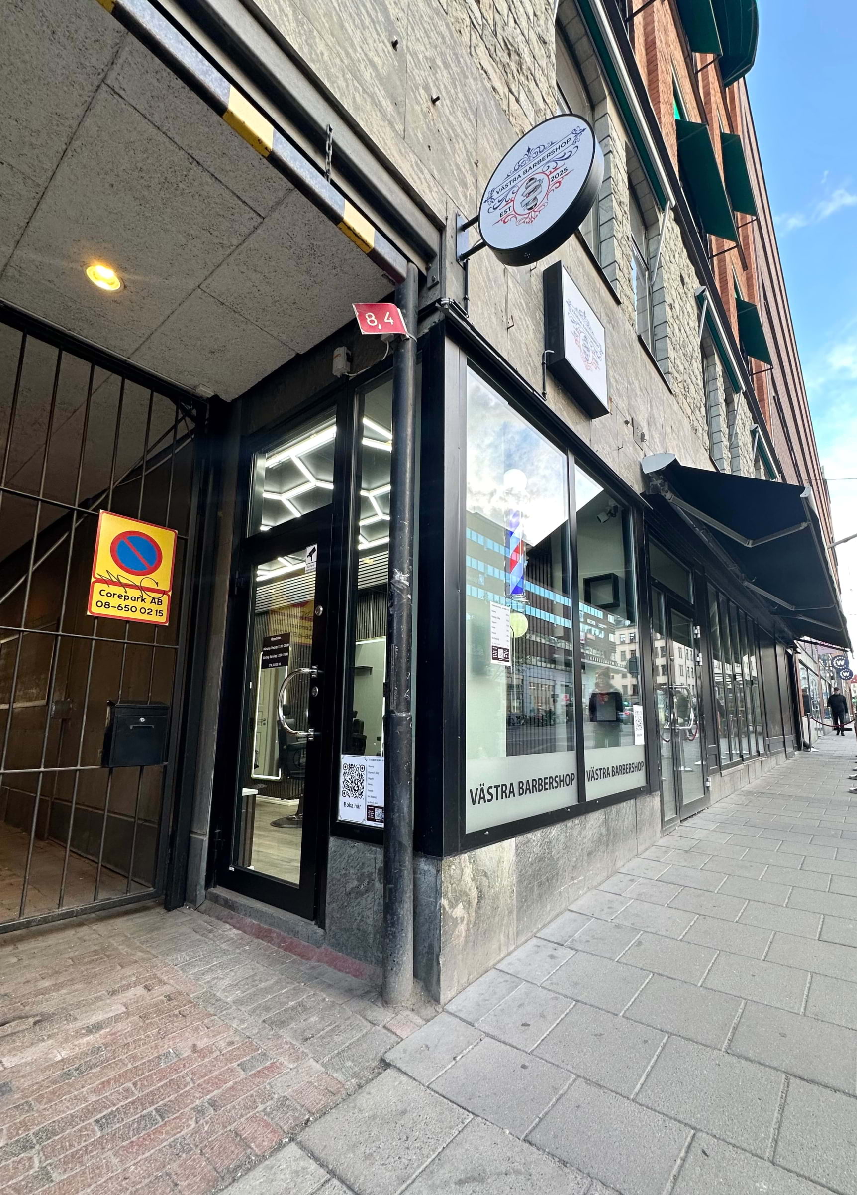 Västra Barbershop-entré – Bild från Västra Barbershop av Slussen B. (2025-05-02)