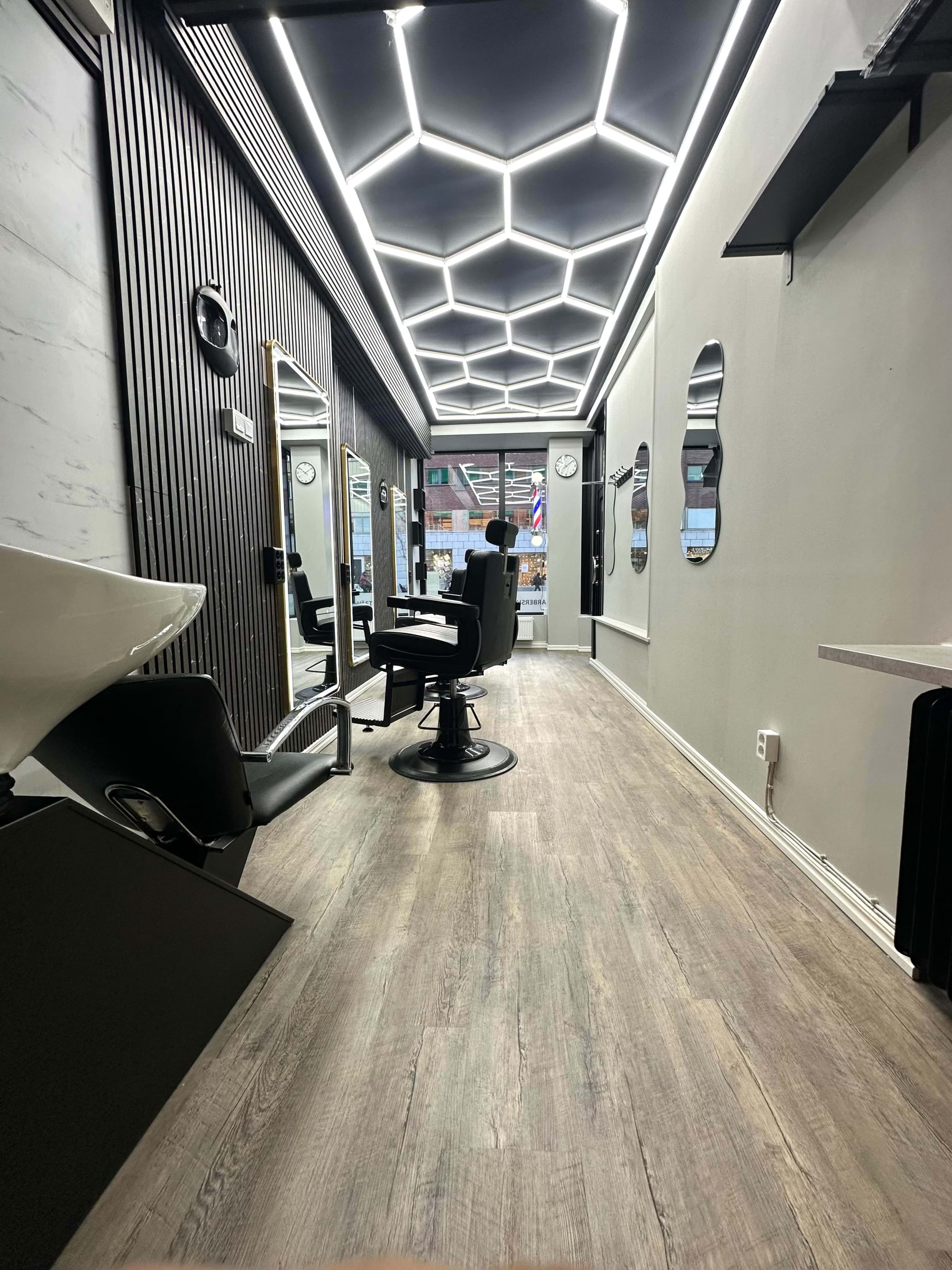 Västra Barbershop-interiör – Bild från Västra Barbershop av Slussen B. (2025-05-02)