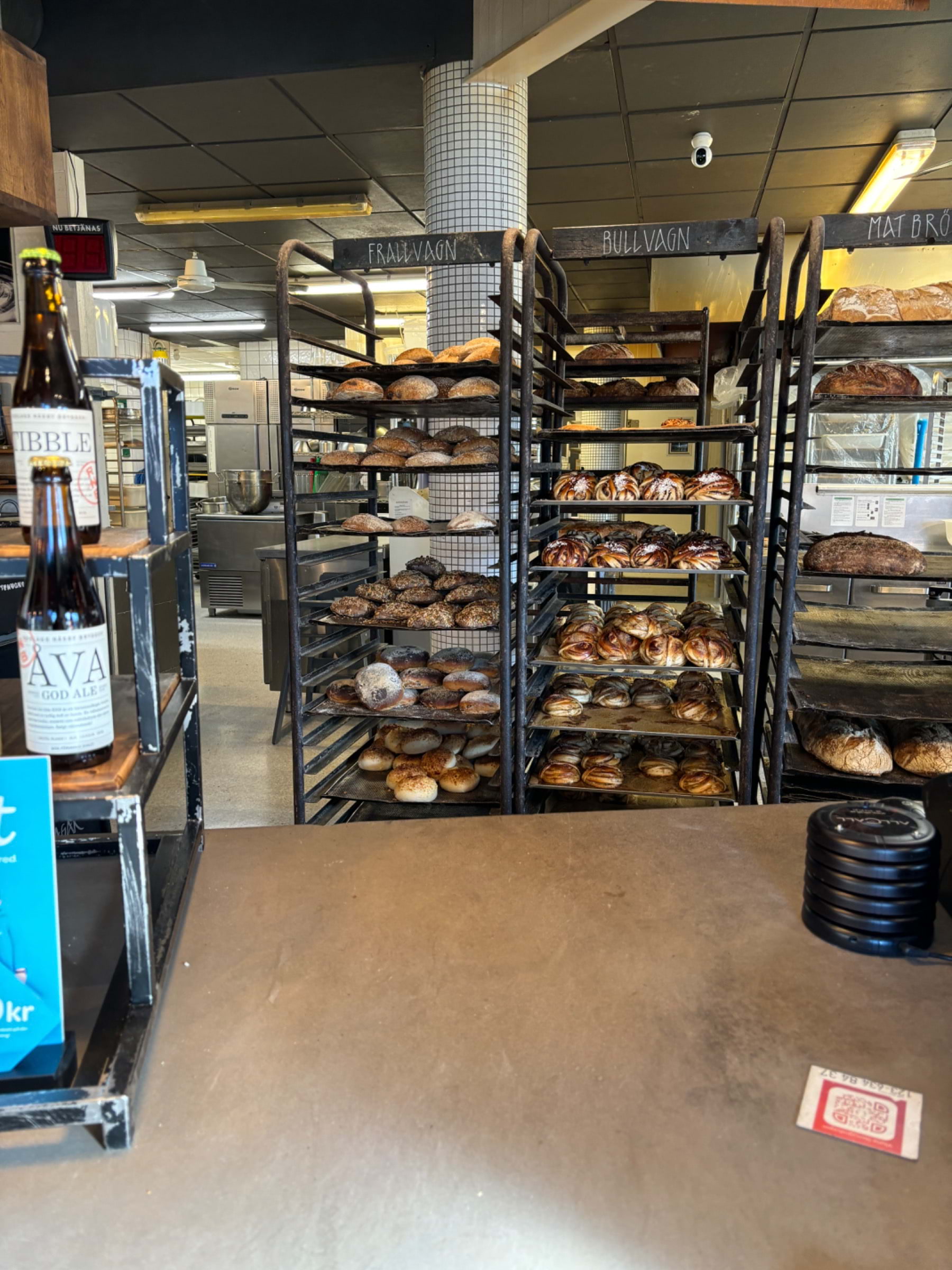 Fresh from the oven – Photo from Vallentuna Stenugnsbageri Centrum by Madiha S. (08/03/2024)