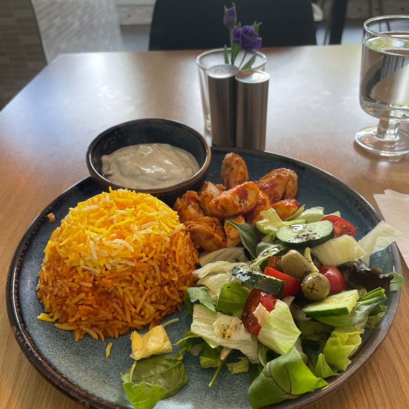 Lunch, kyckling med ris – Photo from Tajrish by Omid S. (22/09/2022)