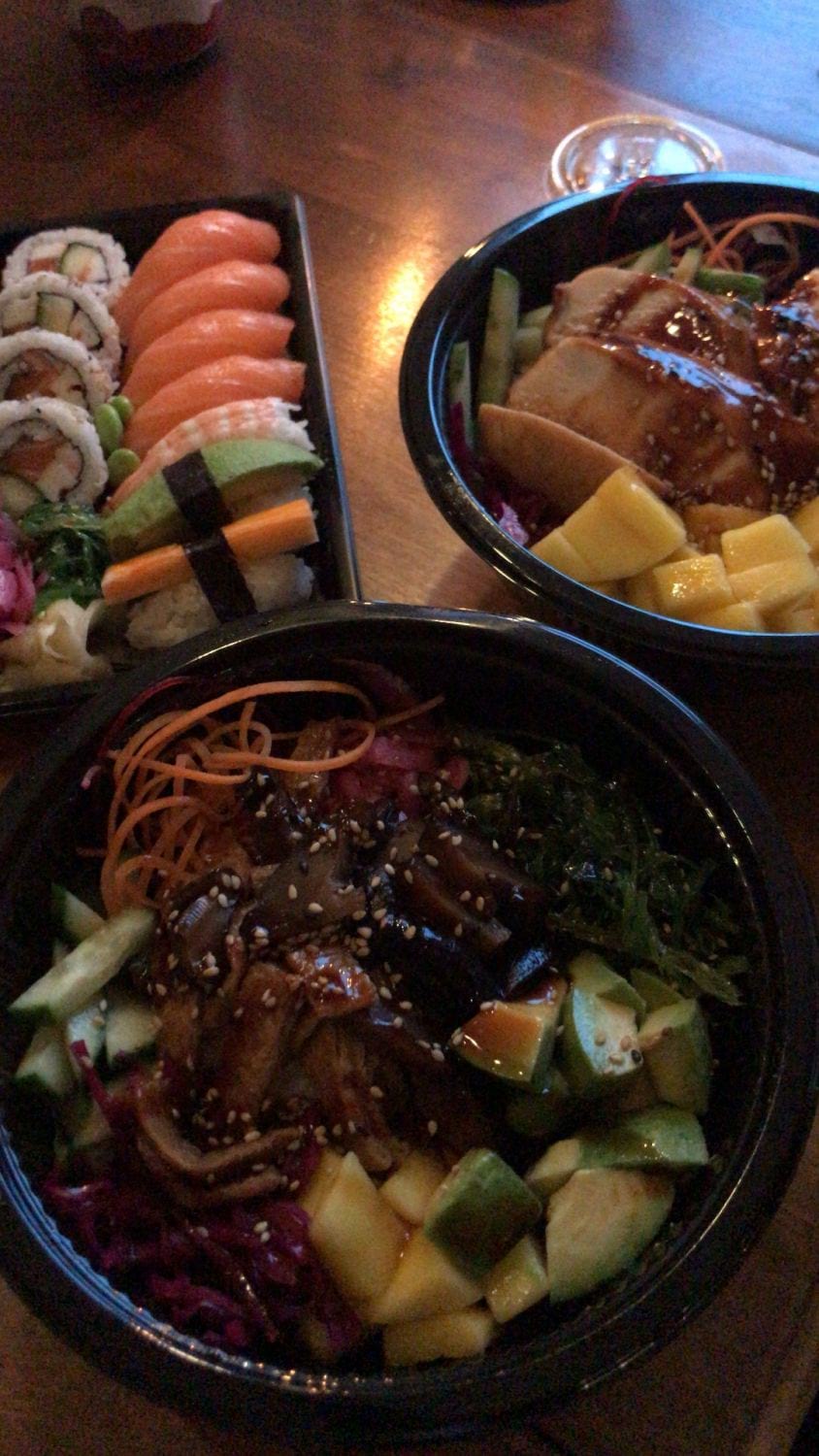 PokéBowl + Sushi – Photo from Tsuyo Sushi by Jessica K. (09/10/2019)