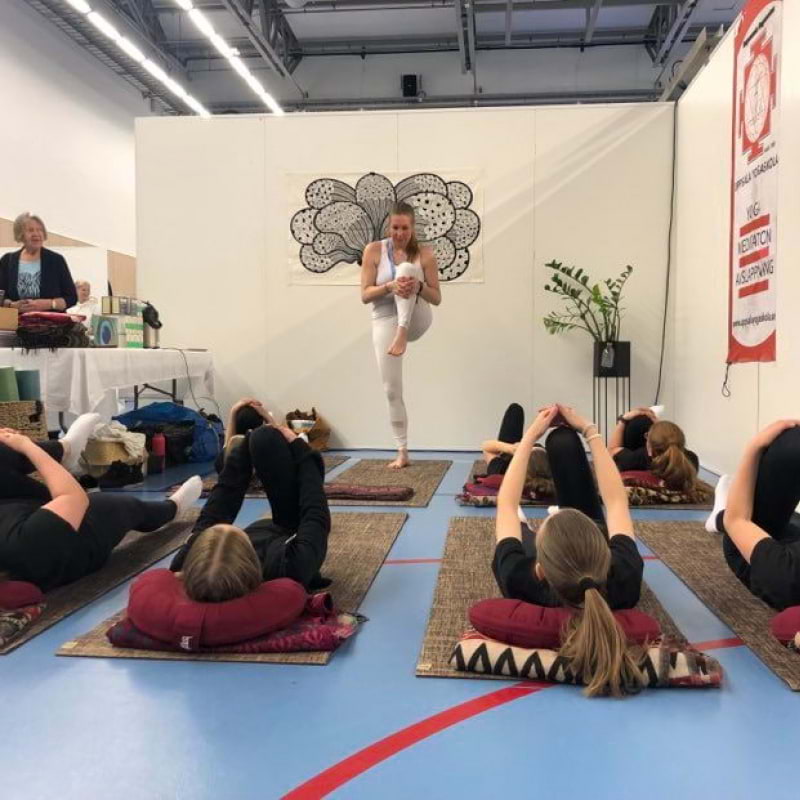 Du lär dig i din takt – Bild från Uppsala Yogaskola av Susanna G. (2022-10-26)