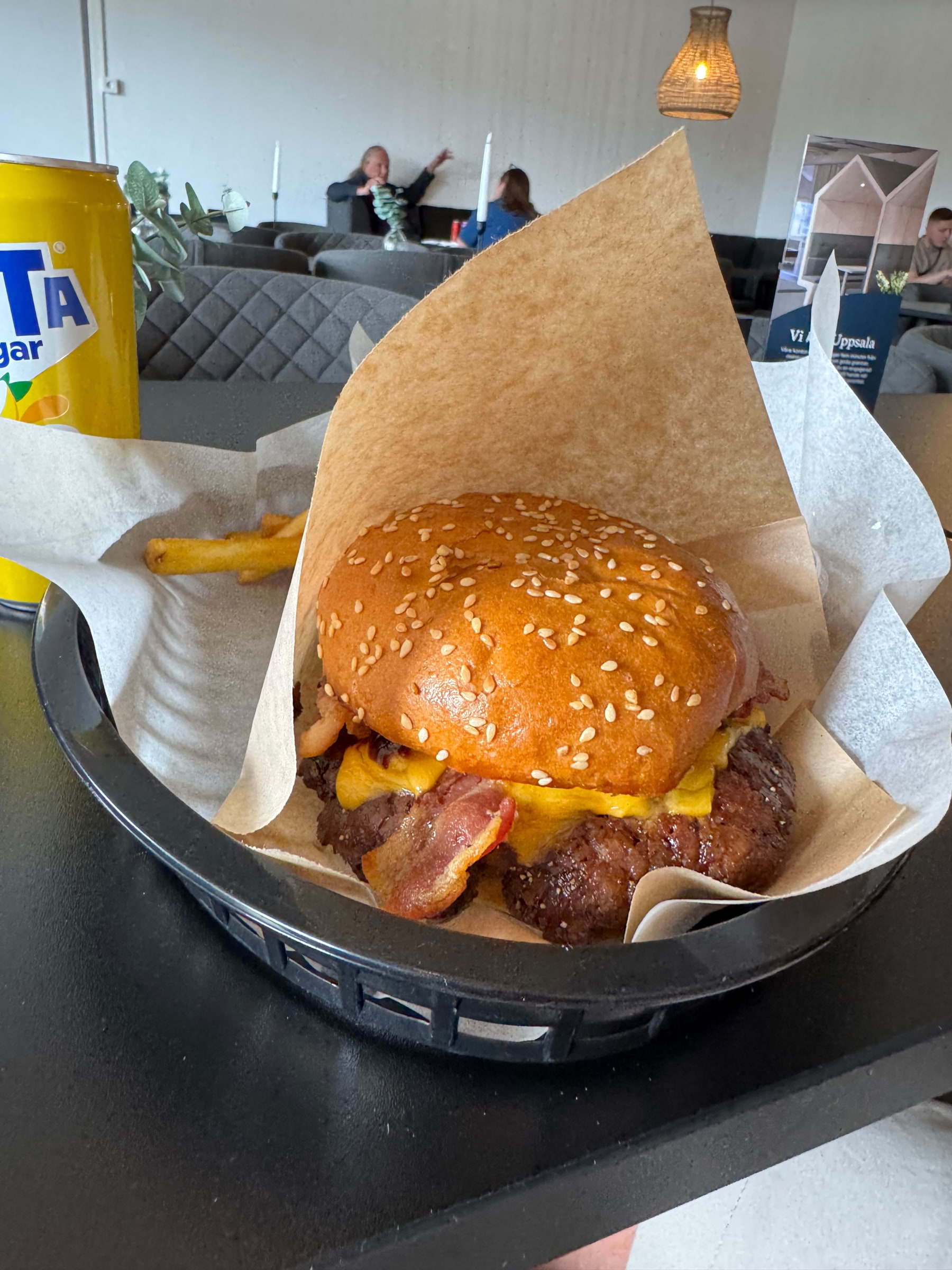 Bild från Knifetown Burgers av Julia H. (2025-07-10)