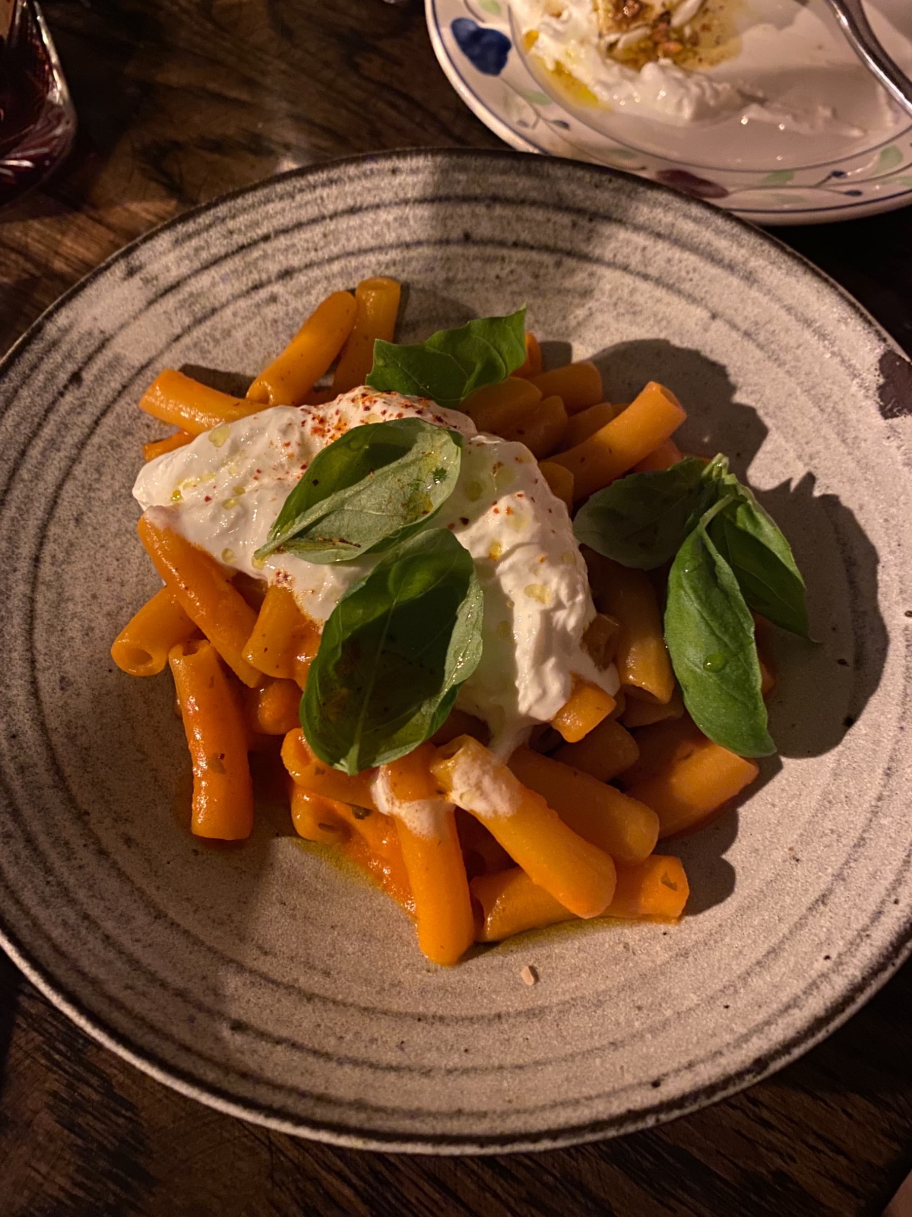 Penne med tomat och burrata  – Photo from Vineriet by Sofie L. (22/10/2021)